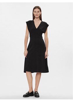 Tommy Hilfiger Sukienka codzienna WW0WW40731 Czarny Regular Fit ze sklepu MODIVO w kategorii Sukienki - zdjęcie 181044751
