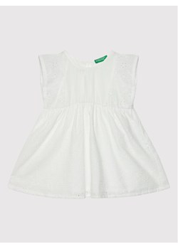United Colors Of Benetton Sukienka letnia 4POCGV00B Biały Regular Fit ze sklepu MODIVO w kategorii Ubranka do chrztu - zdjęcie 181044921