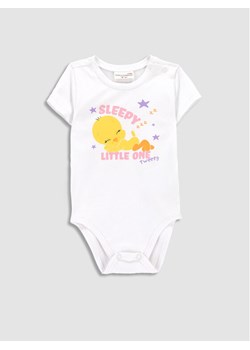 Coccodrillo Body WC3112204LIG Biały Regular Fit ze sklepu MODIVO w kategorii Body niemowlęce - zdjęcie 181045253