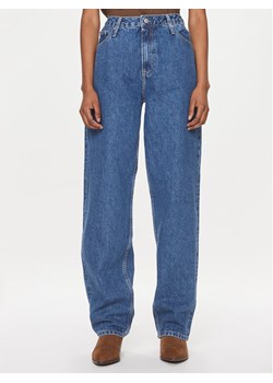 Calvin Klein Jeans Jeansy 90's J20J221680 Granatowy Straight Fit ze sklepu MODIVO w kategorii Jeansy damskie - zdjęcie 181045572