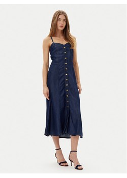 Guess Sukienka jeansowa W5GK43 D5N61 Granatowy Regular Fit ze sklepu MODIVO w kategorii Sukienki - zdjęcie 181046891