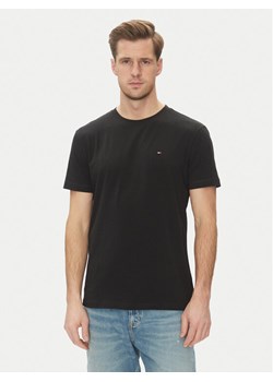 Tommy Hilfiger T-Shirt UM0UM03362 Czarny Regular Fit ze sklepu MODIVO w kategorii T-shirty męskie - zdjęcie 181047072