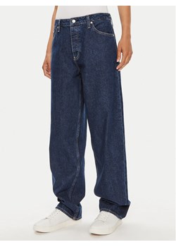 Calvin Klein Jeans Jeansy 90's J20J223891 Granatowy Straight Fit ze sklepu MODIVO w kategorii Jeansy damskie - zdjęcie 181047701