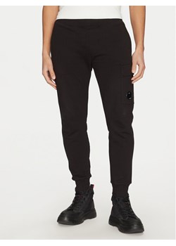 C.P. Company Spodnie dresowe 18CMSP017A005086W Czarny Regular Fit ze sklepu MODIVO w kategorii Spodnie męskie - zdjęcie 181047810