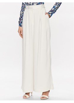 Ted Baker Spodnie materiałowe Eliziie 265777 Biały Wide Leg ze sklepu MODIVO w kategorii Spodnie damskie - zdjęcie 181047822