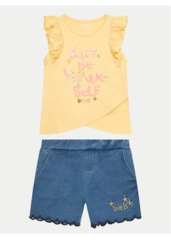 Guess Komplet t-shirt i spodenki K4GG03 K6YW3 Żółty Regular Fit ze sklepu MODIVO w kategorii Komplety dziewczęce - zdjęcie 181048093