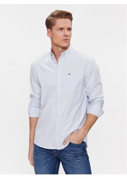 Tommy Jeans Koszula Oxford DM0DM18335 Błękitny Regular Fit ze sklepu MODIVO w kategorii Koszule męskie - zdjęcie 181048572