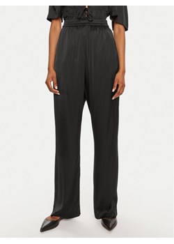 Munthe Spodnie materiałowe Ohara 242141224230 Czarny Loose Fit - id: 0000304000430 - marki Munthe - 181049244 Munthe Spodnie materiałowe Ohara 242141224230 Czarny Loose Fit ze sklepu MODIVO w kategorii Spodnie damskie - zdjęcie 181049244