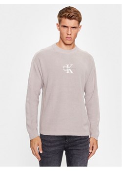 Calvin Klein Jeans Sweter J30J322460 Szary Loose Fit ze sklepu MODIVO w kategorii Swetry męskie - zdjęcie 181049451