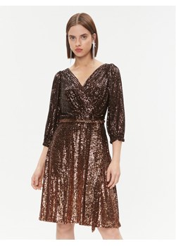 DKNY Sukienka codzienna DD3HR967 Brązowy Regular Fit ze sklepu MODIVO w kategorii Sukienki - zdjęcie 181050012