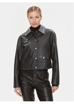 Calvin Klein Jeans Koszula J20J222553 Czarny Relaxed Fit ze sklepu MODIVO w kategorii Koszule damskie - zdjęcie 181050080
