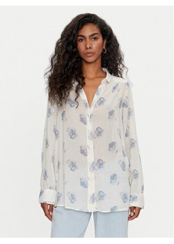 Lee Koszula 112355158 Écru Relaxed Fit ze sklepu MODIVO w kategorii Koszule damskie - zdjęcie 181050724
