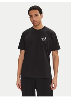 adidas T-Shirt Made by Nelson JN7030 Czarny Loose Fit ze sklepu MODIVO w kategorii T-shirty męskie - zdjęcie 181051781