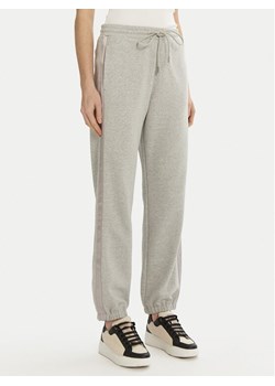 Max Mara Leisure Spodnie dresowe Dudy 2516781107 Szary Regular Fit ze sklepu MODIVO w kategorii Spodnie damskie - zdjęcie 181052132
