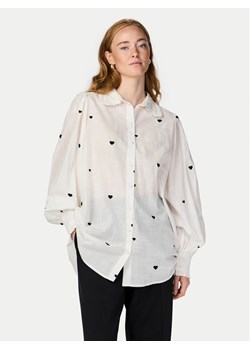 YAS Koszula Heart 26027777 Biały Regular Fit ze sklepu MODIVO w kategorii Koszule damskie - zdjęcie 181052294