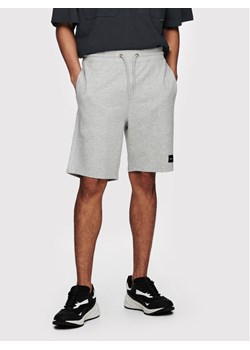 Only & Sons Szorty sportowe Neil 22015623 Szary Regular Fit ze sklepu MODIVO w kategorii Spodenki męskie - zdjęcie 181052893