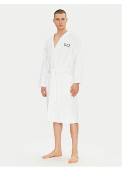 EA7 Emporio Armani Szlafrok 7M000441 AF14014 U0002 Biały - id: 0000304622106 - marki Emporio Armani - 181053053 EA7 Emporio Armani Szlafrok 7M000441 AF14014 U0002 Biały ze sklepu MODIVO w kategorii Szlafroki męskie - zdjęcie 181053053