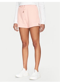 Guess Jeans Szorty sportowe W5GD0O K68I4 Różowy Relaxed Fit ze sklepu MODIVO w kategorii Szorty - zdjęcie 181053523