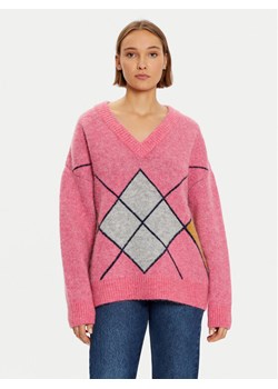 Mustang Sweter Dana 1015415 Różowy Oversize ze sklepu MODIVO w kategorii Swetry damskie - zdjęcie 181053773