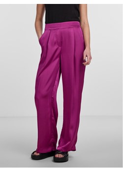 Pieces Spodnie materiałowe 17143555 Fioletowy Wide Leg ze sklepu MODIVO w kategorii Spodnie damskie - zdjęcie 181053841