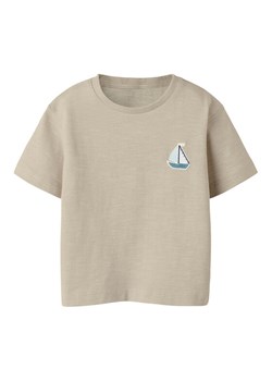 NAME IT T-Shirt Fredery 13238143 Beżowy Regular Fit ze sklepu MODIVO w kategorii T-shirty chłopięce - zdjęcie 181053891