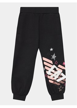 EA7 Emporio Armani Spodnie dresowe 6RFP06 FJEAZ 1200 Czarny Regular Fit ze sklepu MODIVO w kategorii Spodnie dziewczęce - zdjęcie 181054411