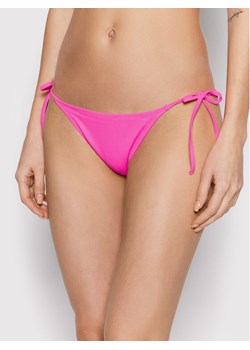 Guess Dół od bikini E02O21 LY00K Różowy ze sklepu MODIVO w kategorii Stroje kąpielowe - zdjęcie 181054763