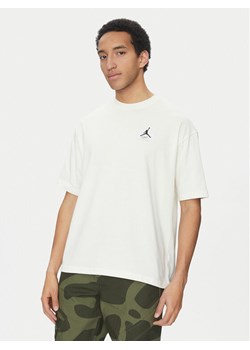 Nike T-Shirt DZ7313 Écru Relaxed Fit ze sklepu MODIVO w kategorii T-shirty męskie - zdjęcie 181055251