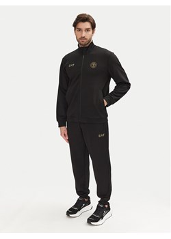 EA7 Emporio Armani Dres 7M000554 AF13526 UC001 Czarny Regular Fit ze sklepu MODIVO w kategorii Dresy męskie - zdjęcie 181055503