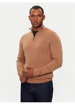 Calvin Klein Sweter K10K110421 Brązowy Regular Fit ze sklepu MODIVO w kategorii Swetry męskie - zdjęcie 181055970