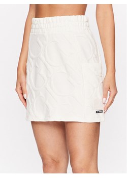 Guess Spódnica mini Adelaide V3GD17 KBIN0 Beżowy Regular Fit ze sklepu MODIVO w kategorii Spódnice - zdjęcie 181056013