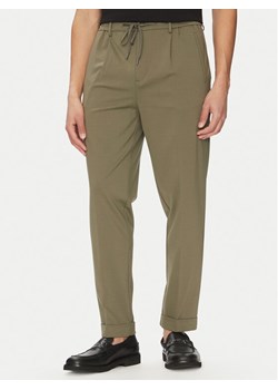 Liu Jo Spodnie materiałowe QA5080 J4776 80515 Zielony Regular Fit - id: 0000304988196 - marki Liu Jo - 181056202 Liu Jo Spodnie materiałowe QA5080 J4776 80515 Zielony Regular Fit ze sklepu MODIVO w kategorii Spodnie męskie - zdjęcie 181056202