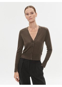 Calvin Klein Kardigan K20K205778 Brązowy Slim Fit ze sklepu MODIVO w kategorii Swetry damskie - zdjęcie 181056460