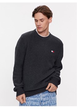 Tommy Jeans Sweter Tonal Xs Badge DM0DM17776 Czarny Regular Fit ze sklepu MODIVO w kategorii Swetry męskie - zdjęcie 181057274