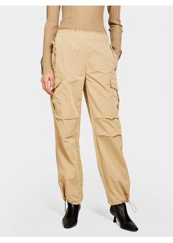 Sisley Spodnie materiałowe 4JQJLF04R Beżowy Relaxed Fit ze sklepu MODIVO w kategorii Spodnie damskie - zdjęcie 181058222
