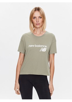 New Balance T-Shirt Stacked WT03805 Zielony Relaxed Fit ze sklepu MODIVO w kategorii Bluzki damskie - zdjęcie 181058912