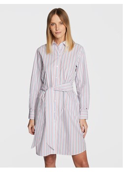 Tommy Hilfiger Sukienka koszulowa WW0WW37116 Biały Regular Fit ze sklepu MODIVO w kategorii Sukienki - zdjęcie 181059460