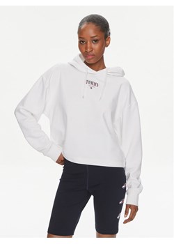 Tommy Jeans Bluza Essential Logo DW0DW17797 Biały Relaxed Fit ze sklepu MODIVO w kategorii Bluzy damskie - zdjęcie 181059774