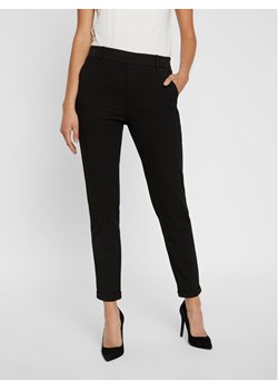 Vero Moda Chinosy Maya 10225280 Czarny Regular Fit ze sklepu MODIVO w kategorii Spodnie damskie - zdjęcie 181061292
