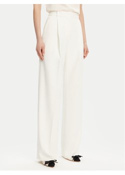 Elisabetta Franchi Spodnie materiałowe PA-081-51E2-V360 Biały Regular Fit - id: 0000305003676 - marki Elisabetta Franchi - 181061983 Elisabetta Franchi Spodnie materiałowe PA-081-51E2-V360 Biały Regular Fit ze sklepu MODIVO w kategorii Spodnie damskie - zdjęcie 181061983