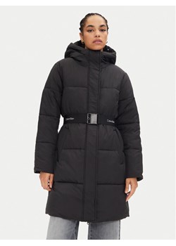 Calvin Klein Jeans Kurtka zimowa J20J224122 Czarny Relaxed Fit ze sklepu MODIVO w kategorii Kurtki damskie - zdjęcie 181062173