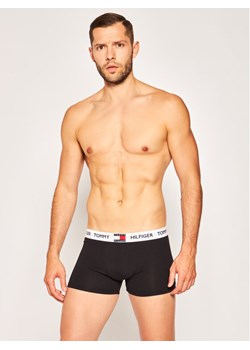 Tommy Hilfiger Bokserki UM0UM01810 Czarny ze sklepu MODIVO w kategorii Majtki męskie - zdjęcie 181062220