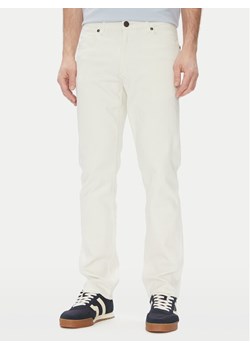 Wrangler Jeansy Greensboro 112362435 Beżowy Straight Fit ze sklepu MODIVO w kategorii Jeansy męskie - zdjęcie 181062341