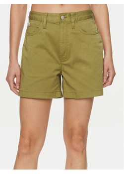 Calvin Klein Jeans Szorty materiałowe J20J223135 Zielony Mom Fit ze sklepu MODIVO w kategorii Szorty - zdjęcie 181062714