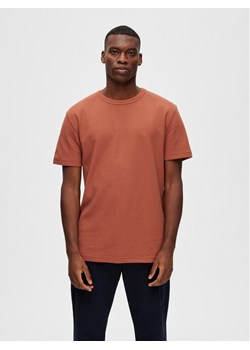 Selected Homme T-Shirt 16088532 Czerwony Relaxed Fit ze sklepu MODIVO w kategorii T-shirty męskie - zdjęcie 181063624