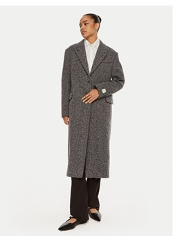 Calvin Klein Płaszcz wełniany Herringbone Single K20K207710 Szary Regular Fit ze sklepu MODIVO w kategorii Płaszcze damskie - zdjęcie 181063854