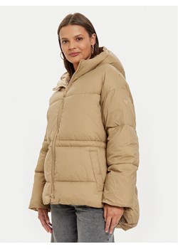 Guess Kurtka zimowa Marika W4BL99 WG0V0 Beżowy Regular Fit ze sklepu MODIVO w kategorii Kurtki damskie - zdjęcie 181066491