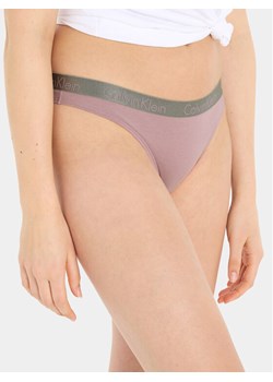 Calvin Klein Underwear Stringi 000QD3539E Fioletowy ze sklepu MODIVO w kategorii Majtki damskie - zdjęcie 181066691
