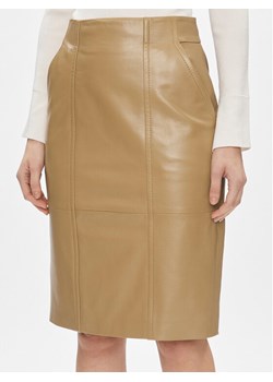 Boss Spódnica skórzana Seleni 50505502 Beżowy Slim Fit ze sklepu MODIVO w kategorii Spódnice - zdjęcie 181066833