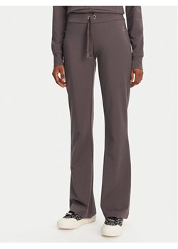 Juicy Couture Spodnie dresowe Apollo JCWBJ125311 Szary Flared Leg - id: 0000305034182 - marki Juicy Couture - 181067932 Juicy Couture Spodnie dresowe Apollo JCWBJ125311 Szary Flared Leg ze sklepu MODIVO w kategorii Spodnie damskie - zdjęcie 181067932